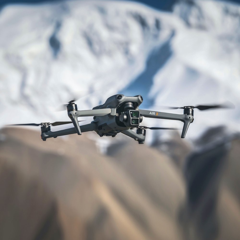 Flycam DJI Air 3 Fullbox Chính Hãng 24 DJI Air 3c bay lên