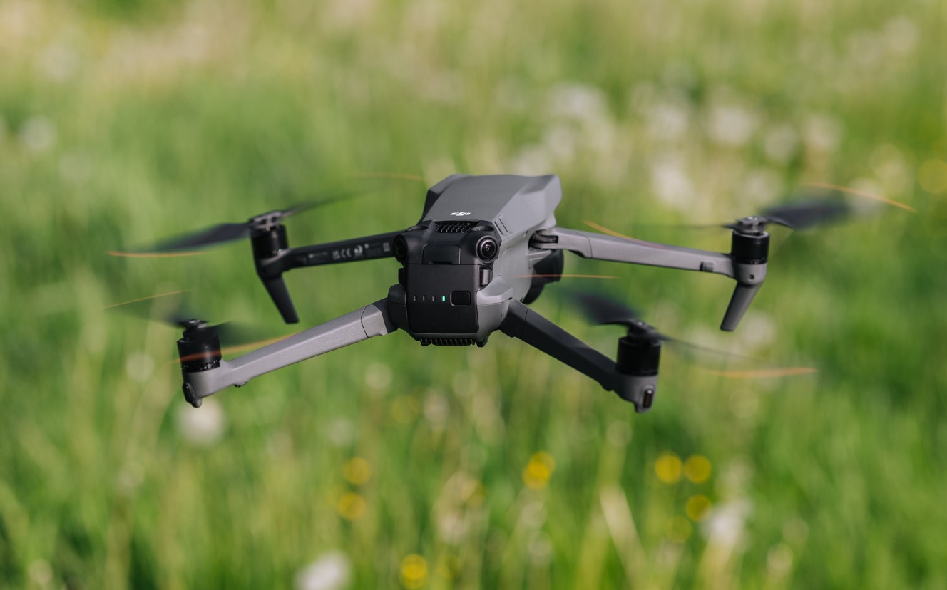 Flycam DJI Mavic 3 Pro Fullbox Chính Hãng 23 Flycam DJI Mavic 3 Pro Chính Hãng Fullbox