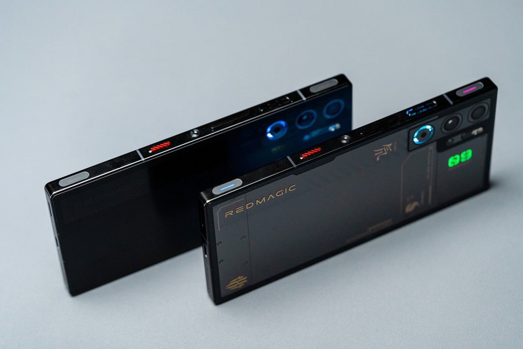 Nubia Red Magic 9 Pro Plus cạnh bên