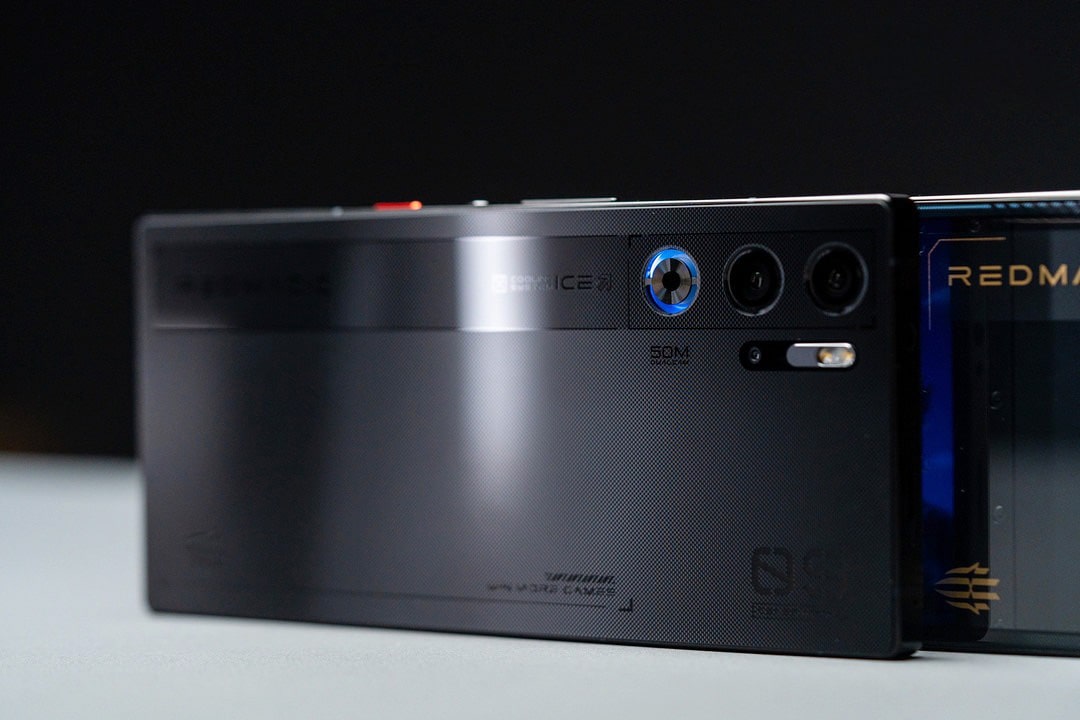 Nubia Red Magic 9 Pro Plus mặt lưng