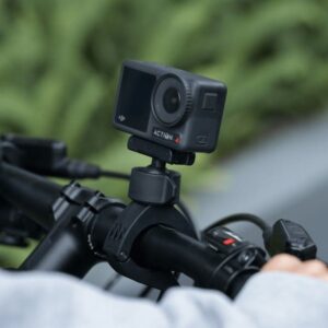 DJI Action 4 Chính Hãng Fullbox 24 DJI Action 4 chạy xe