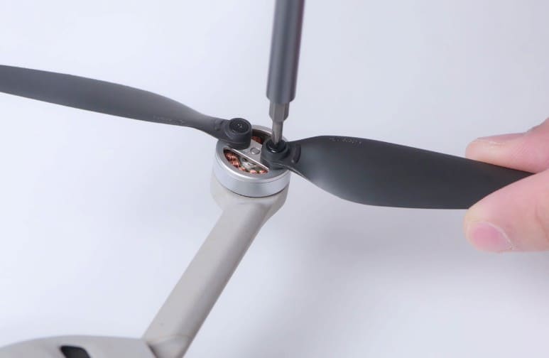 Hướng Dẫn Cách Lắp Cánh Quạt Flycam Đúng Chuẩn 14 Thay Cánh Quạt Flycam